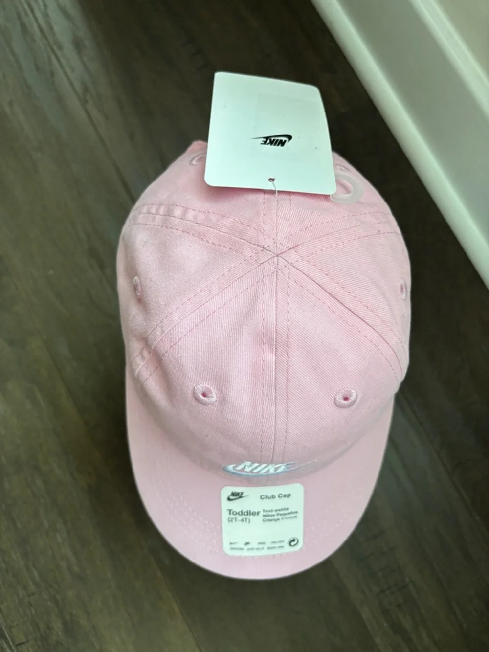 Nike Club Cap Nike Swoosh embroidered logo,velcro back,6 vent panel, summer sun